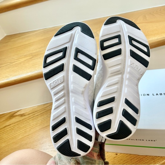 NWT APL Phantom Running Shoes Athletic Propulsion Labs Sneakers White / black - Picture 7 of 16